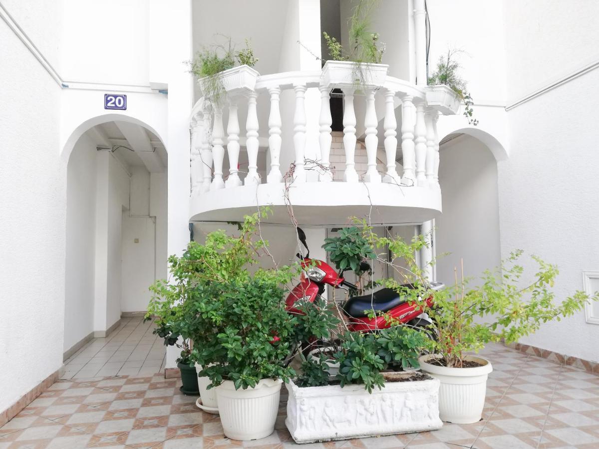 Apartment Azalea Of Budva Ngoại thất bức ảnh